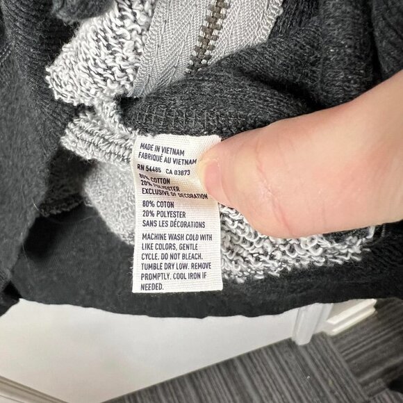 American Eagle 2 toned gray colorblock side zip pullover sweater. Size S - Picture 6 of 7